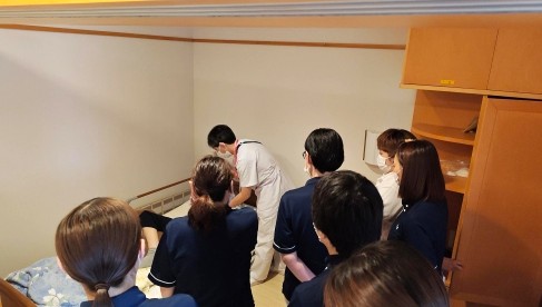 看護師を招いた研修1