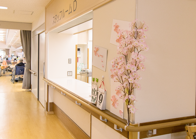 お花見ランチの飾りつけ（特別養護老人ホームさわやか苑）